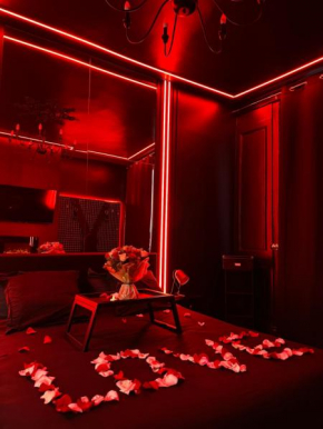Love Room, L'interdit